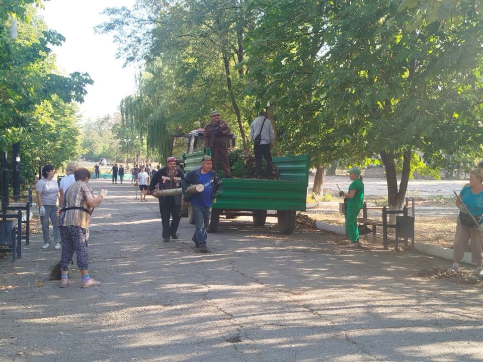 Не будет город наш хорош, пока ты в нём не уберёшь! Не будет город наш хорош, пока ты в нём не уберёшь!