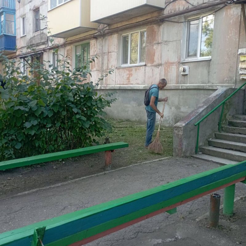 Виктория Сергеева: Коммунальщики в действии. В Кировске активно ведутся работы по благоустройству территории городского округа Виктория Сергеева: Коммунальщики в действии. В Кировске активно ведутся работы по благоустройству территории городского округа