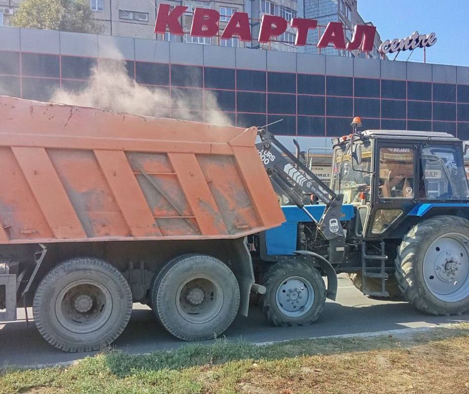 Коммунальные службы проводят работы на территории города Коммунальные службы проводят работы на территории города