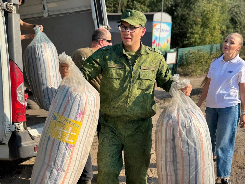 Сегодня в рамках фонда «Все для Победы» была доставлена помощь погорельцам из Станицы-Луганской Сегодня в рамках фонда «Все для Победы» была доставлена помощь погорельцам из Станицы-Луганской
