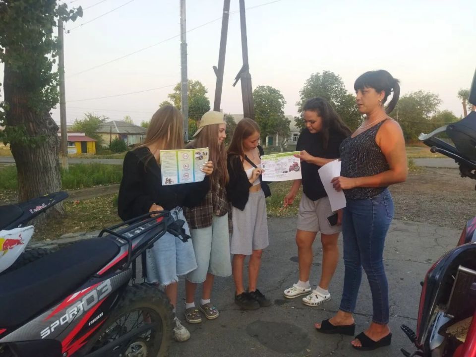 Прошёл очередной рейд «Родительского дорожного патруля» Пролетарского учебно-воспитательный комплекс имени О.В. Кошевого Прошёл очередной рейд «Родительского дорожного патруля» Пролетарского учебно-воспитательный комплекс имени О.В. Кошевого