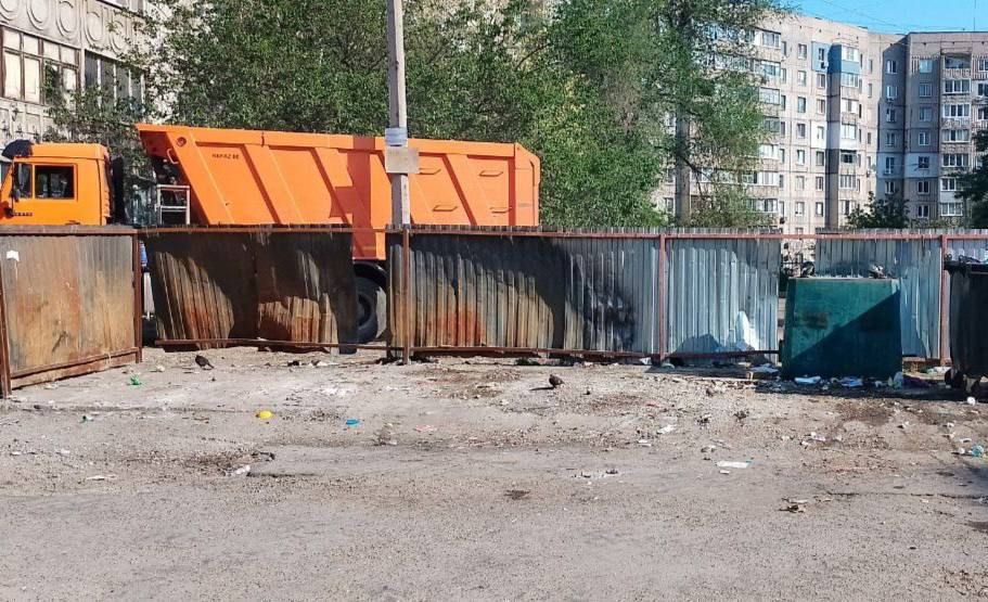 В Алчевске продолжается уборка мусора возле точек сбора коммунальных отходов и ликвидация несанкционированных свалок В Алчевске продолжается уборка мусора возле точек сбора коммунальных отходов и ликвидация несанкционированных свалок