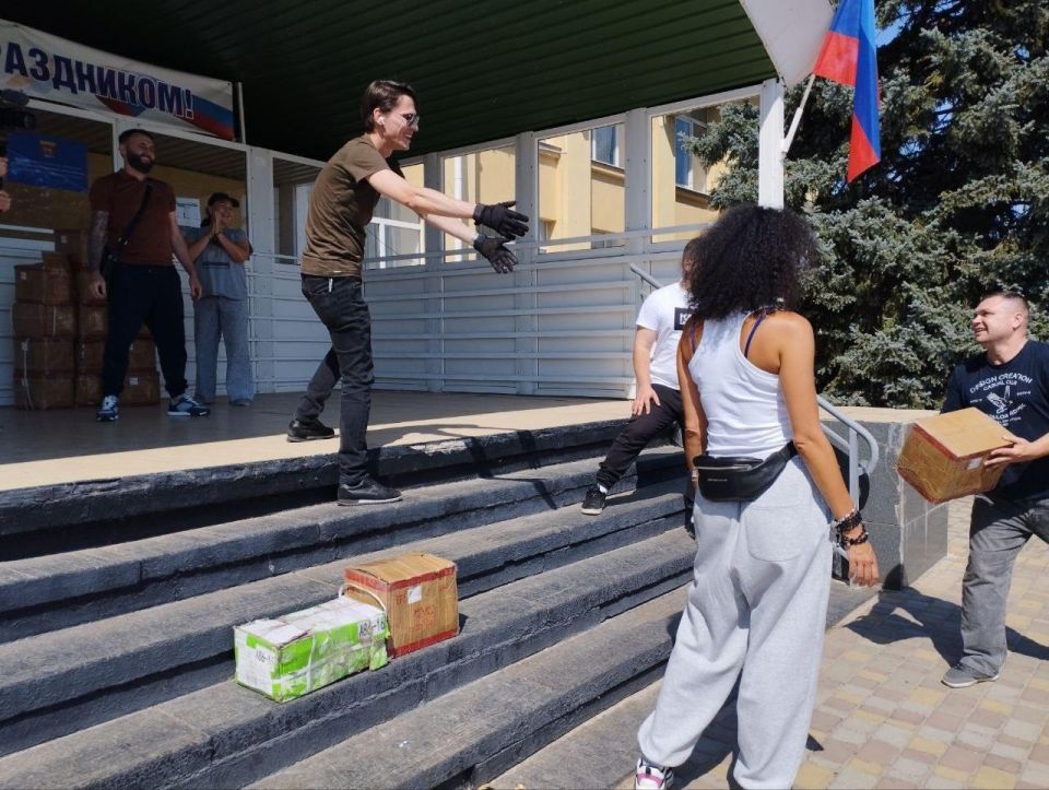 В новоайдарский дом культуры при поддержке Тамбовской области привезли кондиционер В новоайдарский дом культуры при поддержке Тамбовской области привезли кондиционер