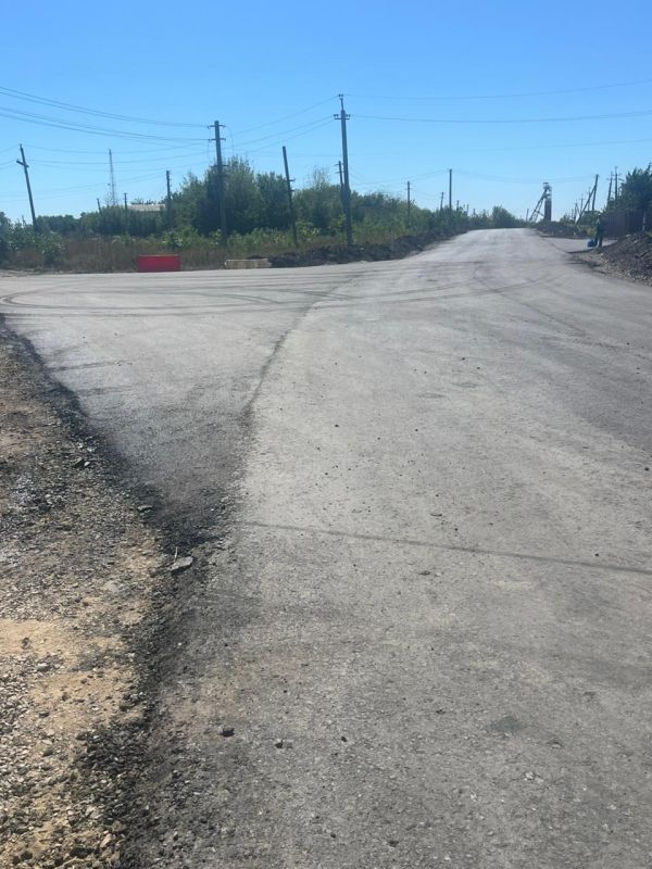 В Ровеньках на дороге от пгт В Ровеньках на дороге от пгт