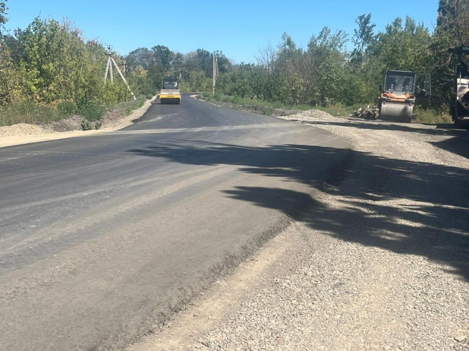 В Ровеньках на дороге от пгт В Ровеньках на дороге от пгт