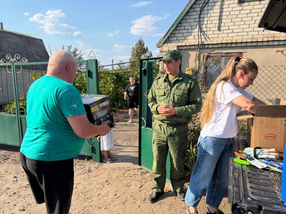 Сегодня в рамках фонда «Все для Победы» была доставлена помощь погорельцам из Станицы-Луганской Сегодня в рамках фонда «Все для Победы» была доставлена помощь погорельцам из Станицы-Луганской