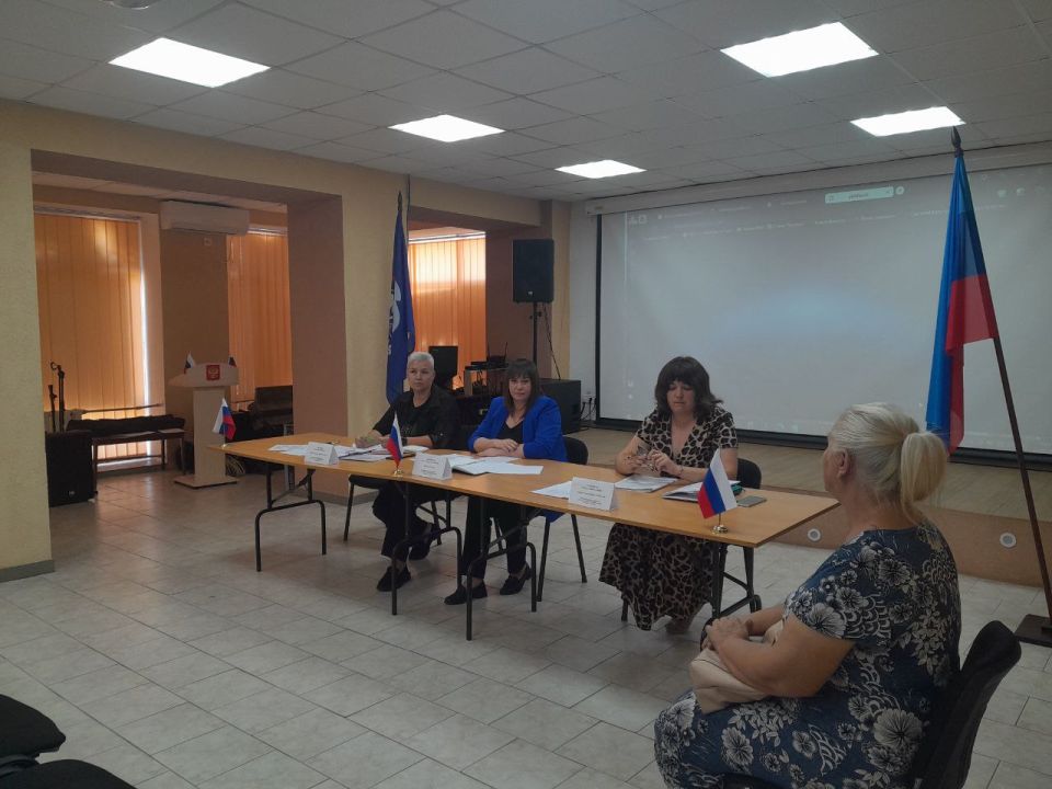 Сегодня под председательством заместителя главы Администрации Беловодского МО Натальи Добрицкой прошло заседание комиссии по делам несовершеннолетних и защите их прав при Администрации Беловодского муниципального округа Сегодня под председательством заместителя главы Администрации Беловодского МО Натальи Добрицкой прошло заседание комиссии по делам несовершеннолетних и защите их прав при Администрации Беловодского муниципального округа