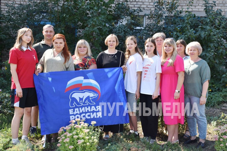 Школьники Красного Луча присоединились к всероссийской акции Школьники Красного Луча присоединились к всероссийской акции