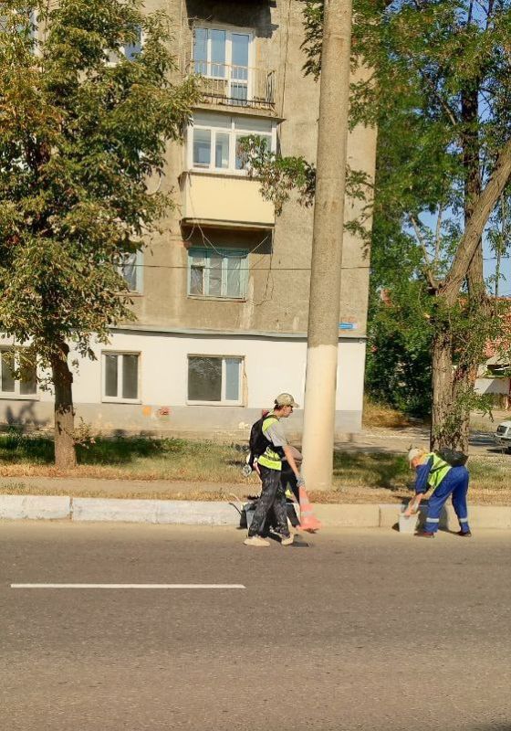 Коммунальные службы продолжают работы на территории города Коммунальные службы продолжают работы на территории города