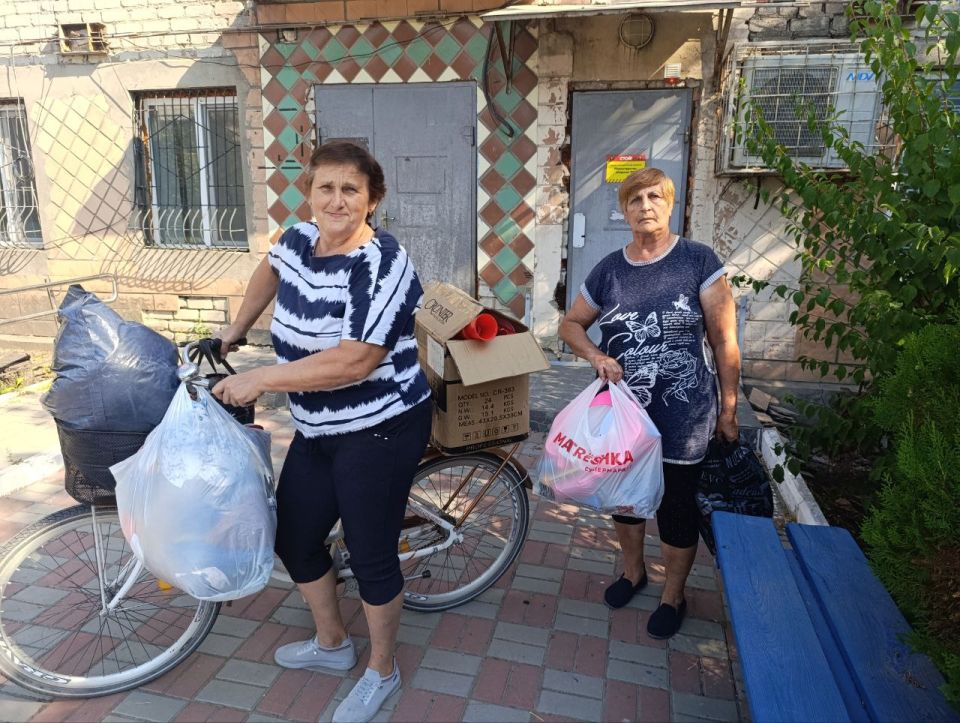 Нижнетепловский отдел жизнеобеспечения в рамках акции "Добрых дел" выдал гуманитарную помощь в виде одежды льготной категории граждан (пенсионеры, инвалиды, малообеспеченные и многодетные семьи) Нижнетепловский отдел жизнеобеспечения в рамках акции "Добрых дел" выдал гуманитарную помощь в виде одежды льготной категории граждан (пенсионеры, инвалиды, малообеспеченные и многодетные семьи)