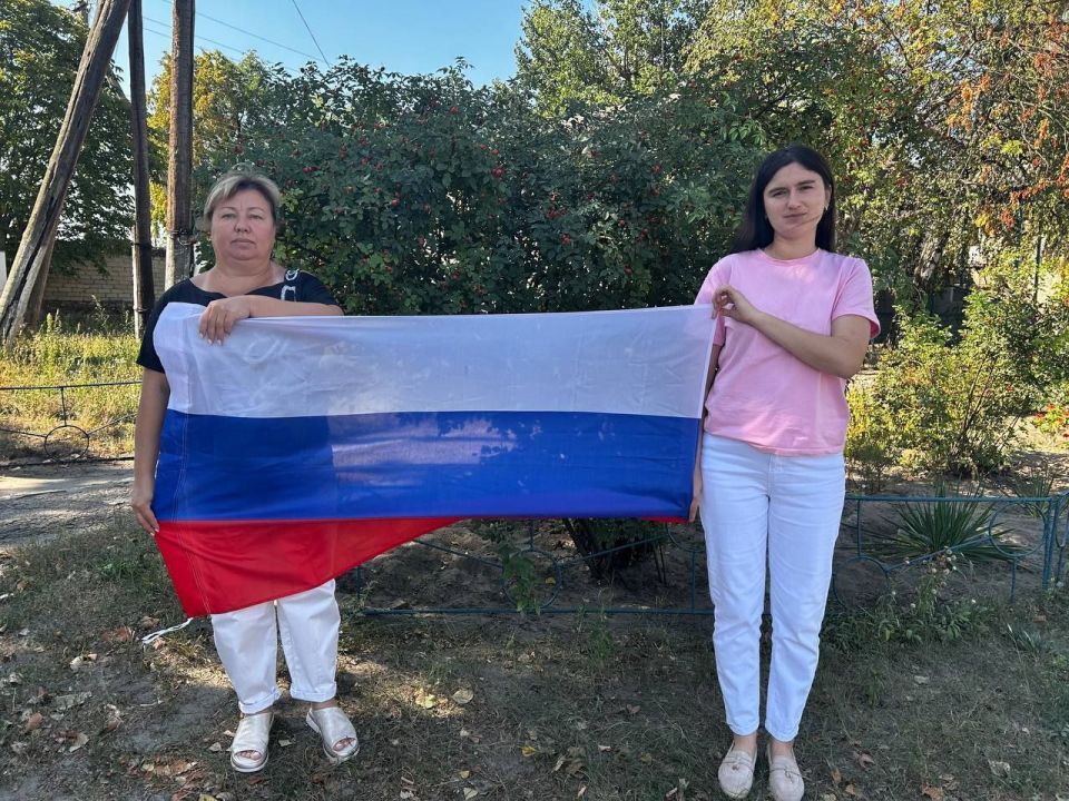 Участвуем во всероссийской акции «Цвета Родины»! Участвуем во всероссийской акции «Цвета Родины»!