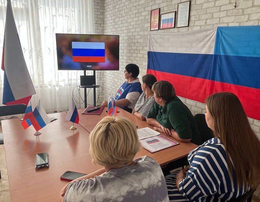 Ежегодно 22 августа Россия отмечает День Государственного флага Российской Федерации – праздник, посвященный одному из главных символов страны, олицетворяющему её суверенитет, историю и культурное наследие Ежегодно 22 августа Россия отмечает День Государственного флага Российской Федерации – праздник, посвященный одному из главных символов страны, олицетворяющему её суверенитет, историю и культурное наследие