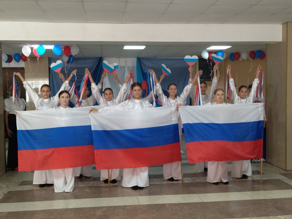 День Российского Флага — это не просто дата в календаре, а значимый праздник, который объединяет граждан нашей страны вокруг важного национального символа День Российского Флага — это не просто дата в календаре, а значимый праздник, который объединяет граждан нашей страны вокруг важного национального символа