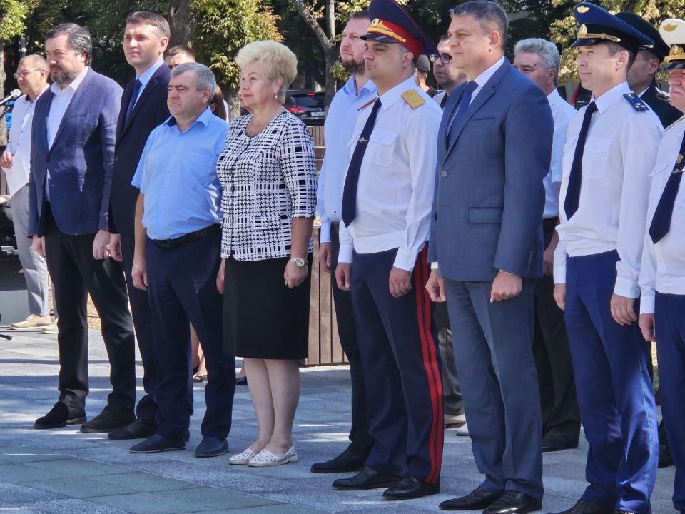 Ольга Бас: Сегодня по всей России гордо реет наш триколор, знак единства, силы и Победы! Ольга Бас: Сегодня по всей России гордо реет наш триколор, знак единства, силы и Победы!