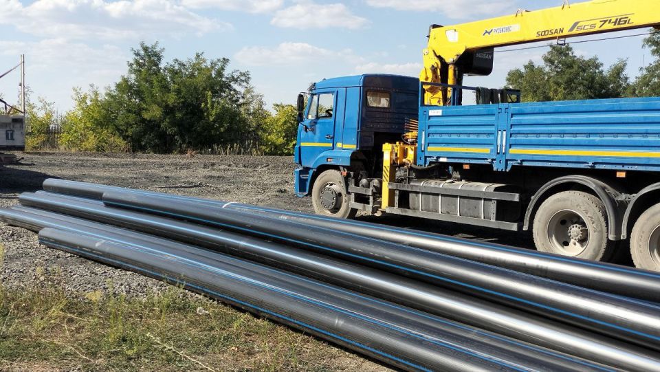 В Ровеньках продолжается капитальный ремонт водовода Курган — Новодарьевка В Ровеньках продолжается капитальный ремонт водовода Курган — Новодарьевка