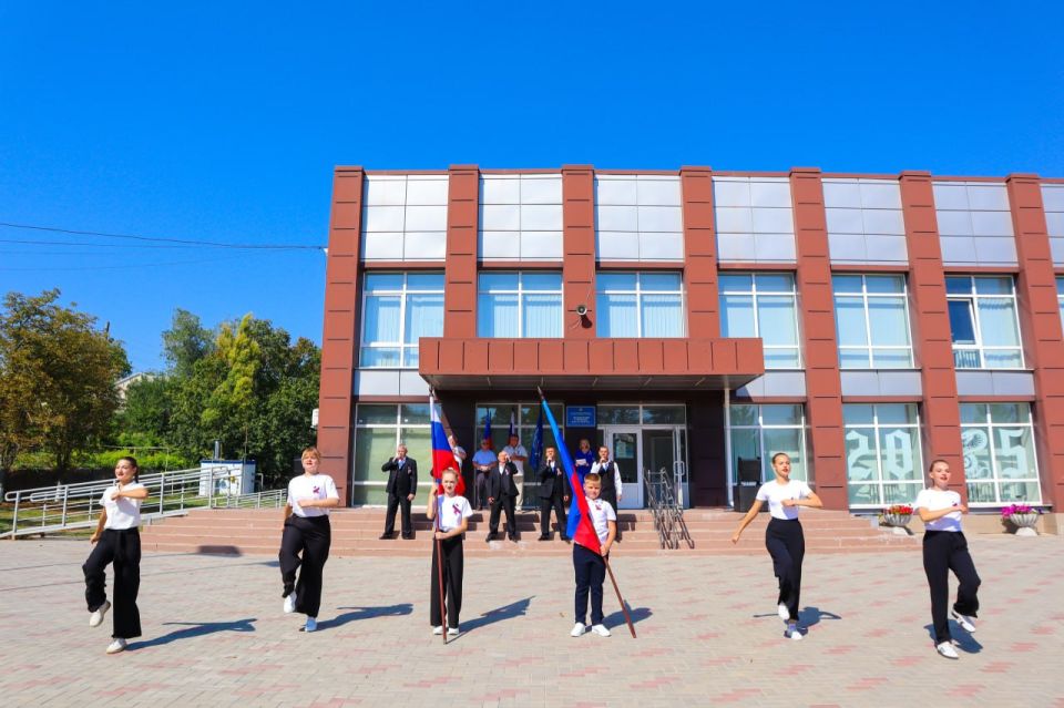 Сегодня в Беловодске прошёл торжественный митинг, приуроченный ко ДНЮ ГОСУДАРСТВЕННОГО ФЛАГА РФ , под названием «Флаг моего государства» Сегодня в Беловодске прошёл торжественный митинг, приуроченный ко ДНЮ ГОСУДАРСТВЕННОГО ФЛАГА РФ , под названием «Флаг моего государства»