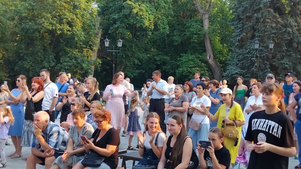 Сергей Саенко: Сегодня у нас состоялся финальный этап первого многожанрового фестиваля самодеятельного искусства творческой молодёжи "Открытый микрофон" Сергей Саенко: Сегодня у нас состоялся финальный этап первого многожанрового фестиваля самодеятельного искусства творческой молодёжи "Открытый микрофон"