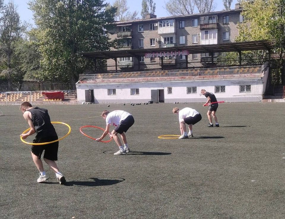 В Алчевске прошло физкультурно-развлекательное мероприятие «Веселые старты» В Алчевске прошло физкультурно-развлекательное мероприятие «Веселые старты»