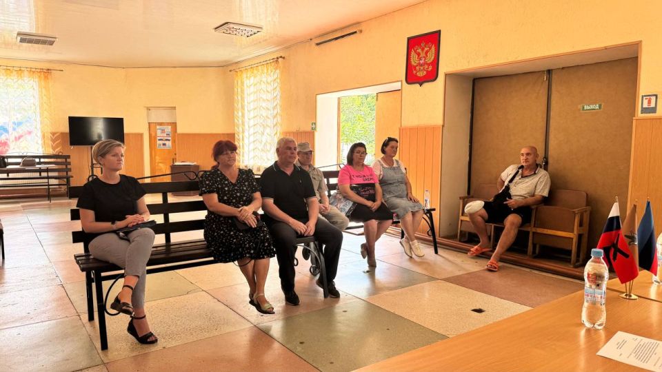 Сергей Крамаренко: В День Государственного флага Российской Федерации в поселке Фрунзе встретился с участниками специальной военной операции и членами их семей Сергей Крамаренко: В День Государственного флага Российской Федерации в поселке Фрунзе встретился с участниками специальной военной операции и членами их семей