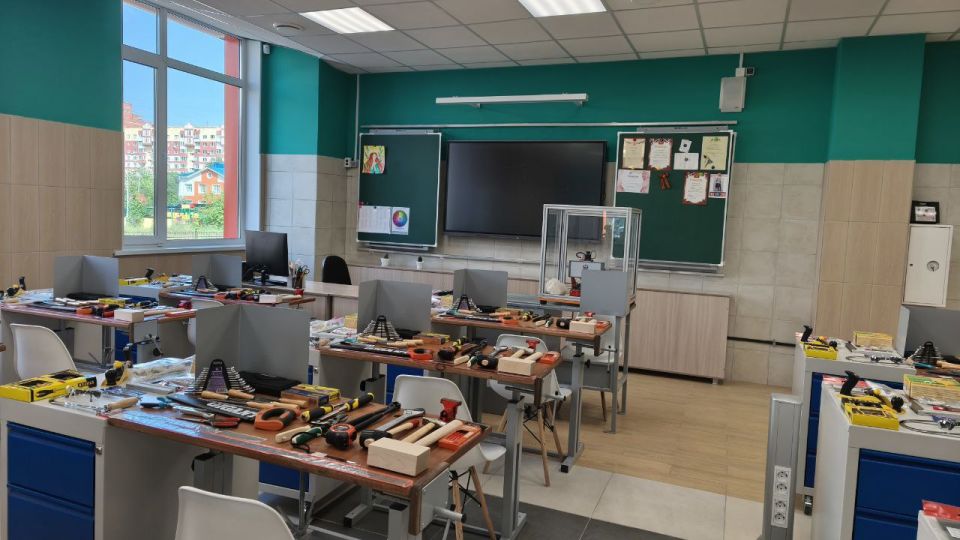 В рамках визита в Омск стахановские педагоги побывали в лицее "Омавиат" В рамках визита в Омск стахановские педагоги побывали в лицее "Омавиат"