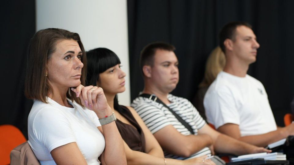 Минфин ЛНР принял участие в курсе повышения квалификации для сотрудников администраций городов и муниципалитетов Луганской Народной Республики в Доме Молодежи, на базе "Дома Знаний" ЛНР Минфин ЛНР принял участие в курсе повышения квалификации для сотрудников администраций городов и муниципалитетов Луганской Народной Республики в Доме Молодежи, на базе "Дома Знаний" ЛНР