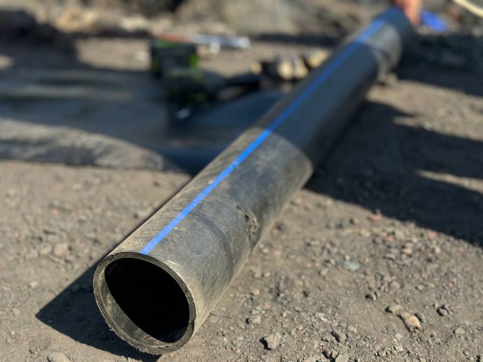 «Лугансквода» проводит замену изношенного участка трубопровода в г. Ровеньки, который питает водой около 2000 жителей «Лугансквода» проводит замену изношенного участка трубопровода в г. Ровеньки, который питает водой около 2000 жителей