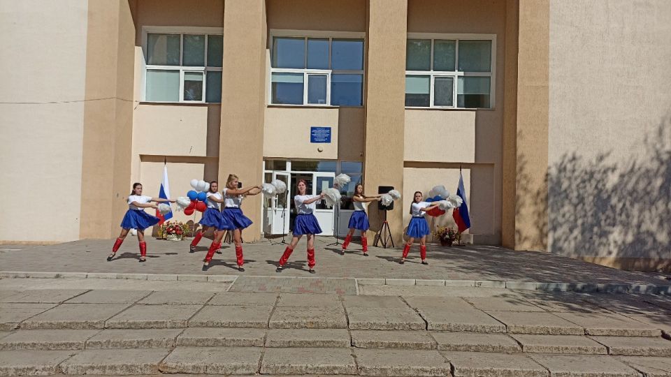 Празднование Дня Государственного флага России в Белокуракинском округе Празднование Дня Государственного флага России в Белокуракинском округе