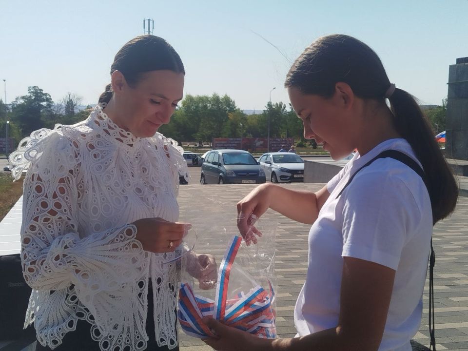 Ежегодно, 22 августа, Российская Федерация отмечает один из своих важнейших праздников – День Государственного флага Ежегодно, 22 августа, Российская Федерация отмечает один из своих важнейших праздников – День Государственного флага