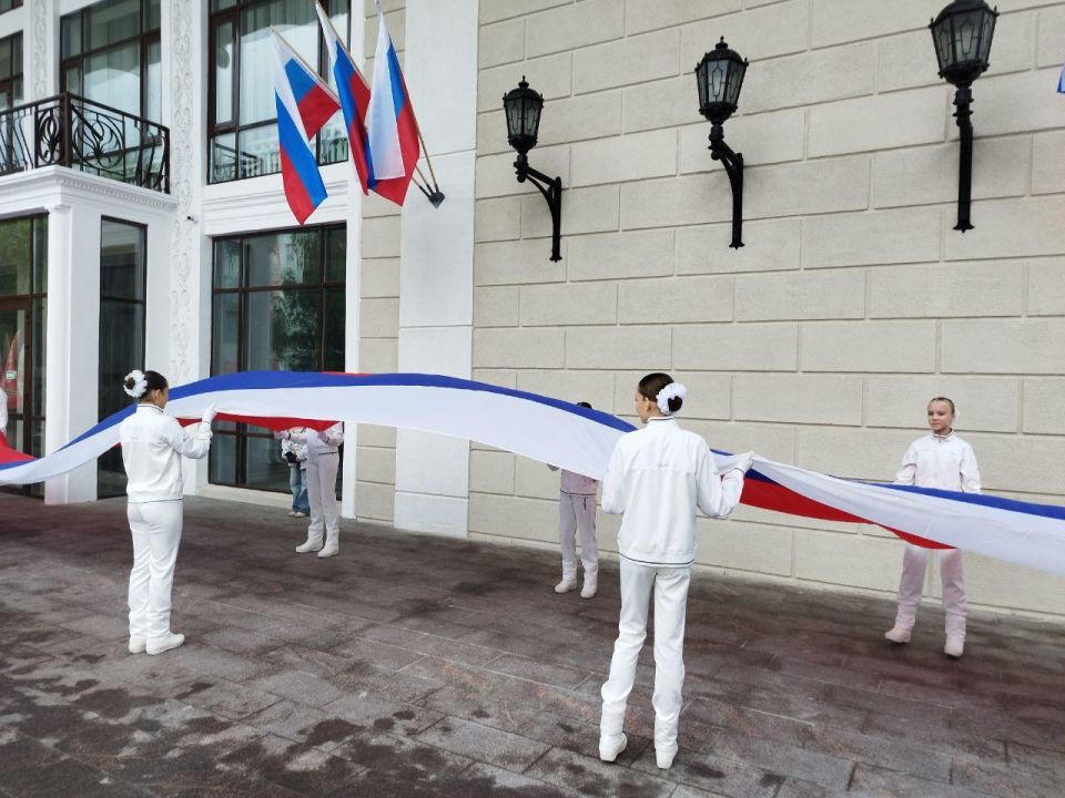 С Днем флага, любимая страна! С Днем флага, любимая страна!