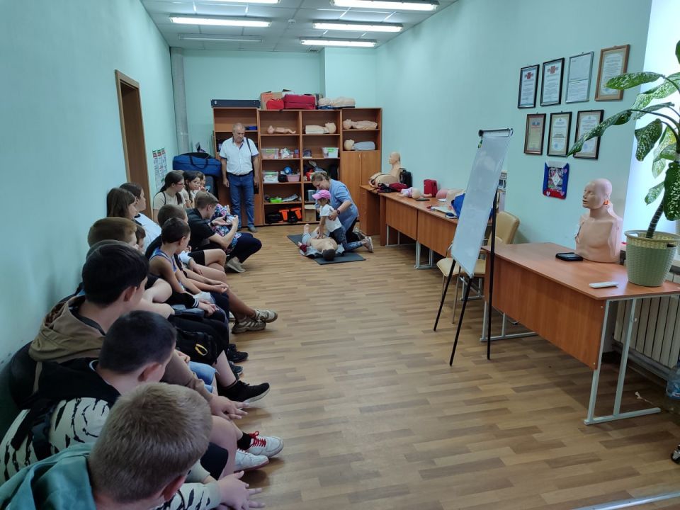 Луганский центр медицины катастроф: Важный урок безопасности и надежды для детей из прифронтового Кременского района Луганский центр медицины катастроф: Важный урок безопасности и надежды для детей из прифронтового Кременского района