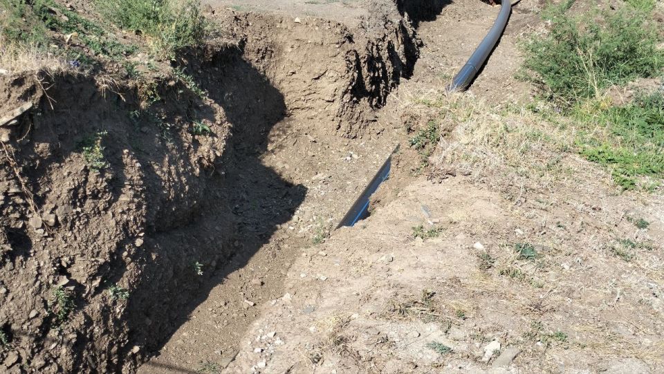 В Ровеньках продолжается капитальный ремонт водовода Курган — Новодарьевка В Ровеньках продолжается капитальный ремонт водовода Курган — Новодарьевка