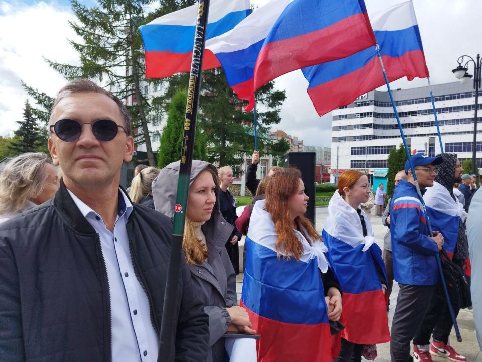 С Днем флага, любимая страна! С Днем флага, любимая страна!