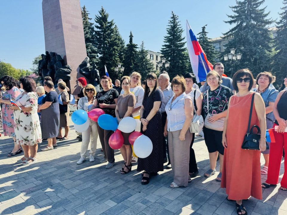 Флаг России — гордость наша! Флаг России — гордость наша!