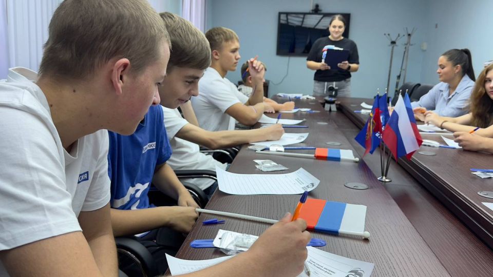 День Государственного флага России отметили в Антрацитовском муниципальном округе День Государственного флага России отметили в Антрацитовском муниципальном округе