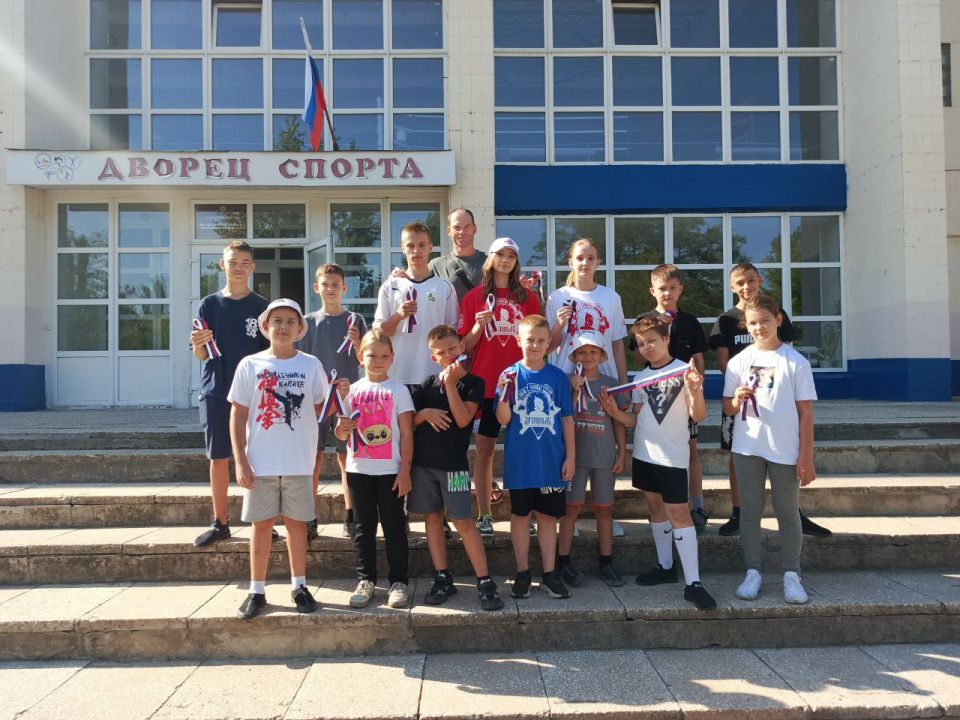 РУССКАЯ ПРОБЕЖКА. 22 августа состоялся легкоатлетический забег «Русская пробежка» приуроченный ко Дню флага Российской Федерации РУССКАЯ ПРОБЕЖКА. 22 августа состоялся легкоатлетический забег «Русская пробежка» приуроченный ко Дню флага Российской Федерации