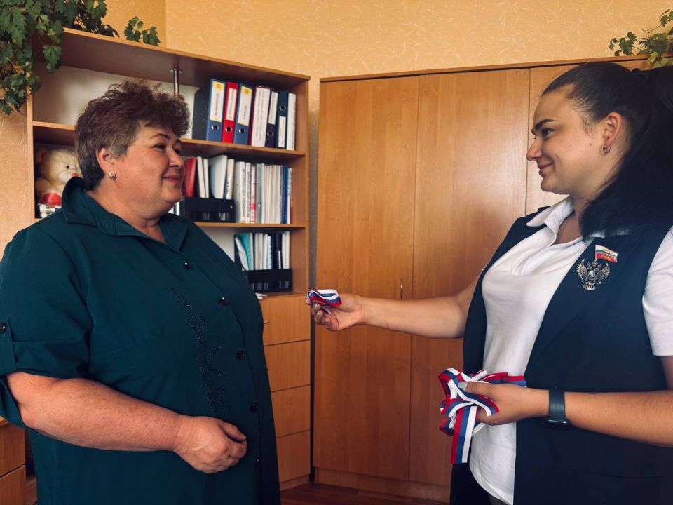 Сегодня, в особенный день, когда мы отмечаем День Государственного флага России, я приняла участие в замечательной акции под названием "Триколор - наша гордость" Сегодня, в особенный день, когда мы отмечаем День Государственного флага России, я приняла участие в замечательной акции под названием "Триколор - наша гордость"