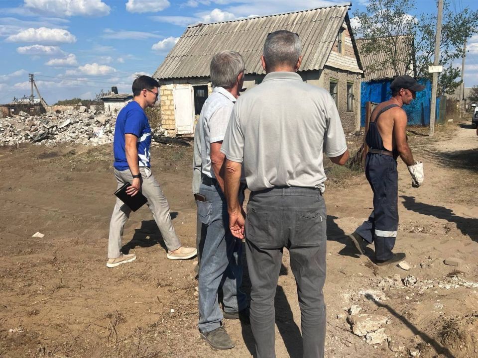 «ЕДИНАЯ РОССИЯ» провела выездной прием граждан, пострадавших от пожаров «ЕДИНАЯ РОССИЯ» провела выездной прием граждан, пострадавших от пожаров