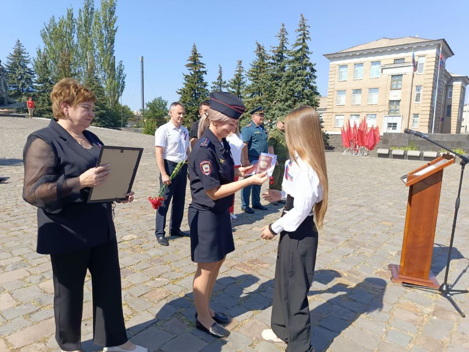 Торжественное вручение паспортов РФ в Ровеньках! Торжественное вручение паспортов РФ в Ровеньках!