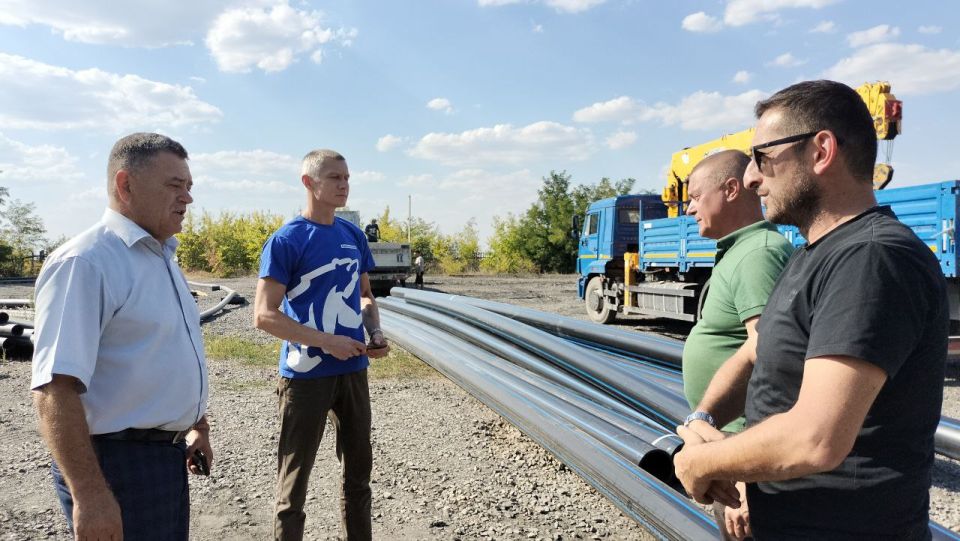 В Ровеньках продолжается капитальный ремонт водовода Курган — Новодарьевка В Ровеньках продолжается капитальный ремонт водовода Курган — Новодарьевка