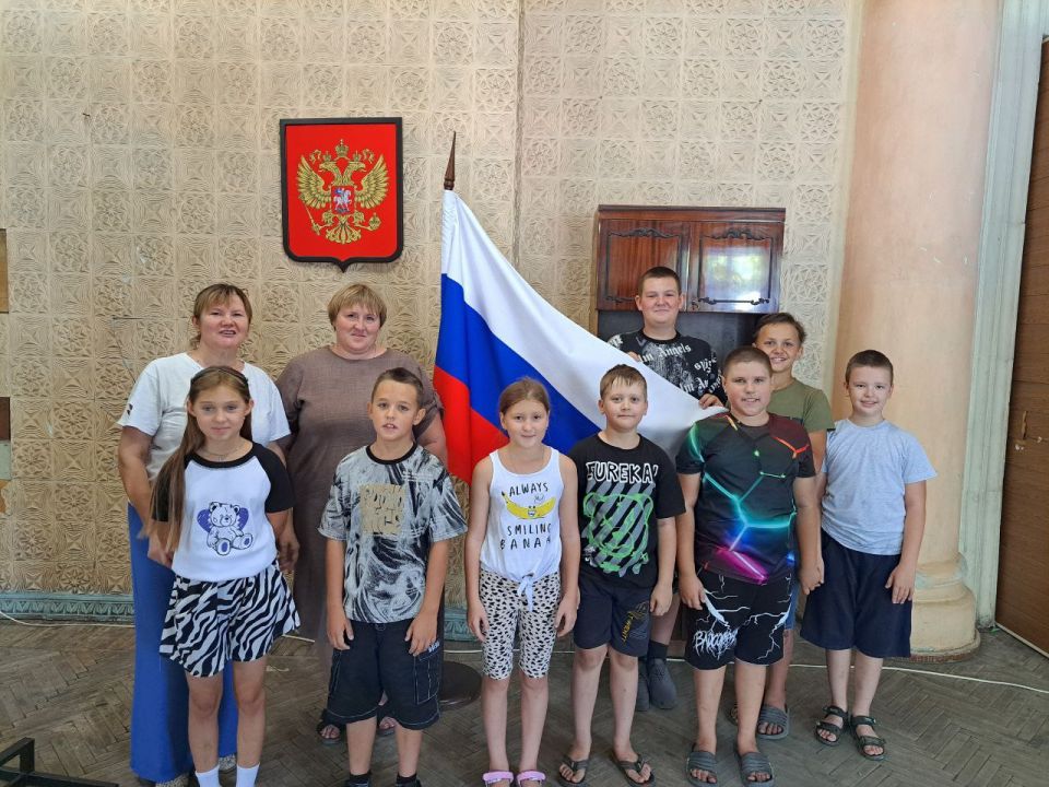 В населенных пунктах, находящихся в ведении отдела по жизнеобеспечению пгт Северный, с. Давыдо-Никольское, с. Великий Суходол, прошли праздничные мероприятия, посвященные Дню Государственного флага! В населенных пунктах, находящихся в ведении отдела по жизнеобеспечению пгт Северный, с. Давыдо-Никольское, с. Великий Суходол, прошли праздничные мероприятия, посвященные Дню Государственного флага!