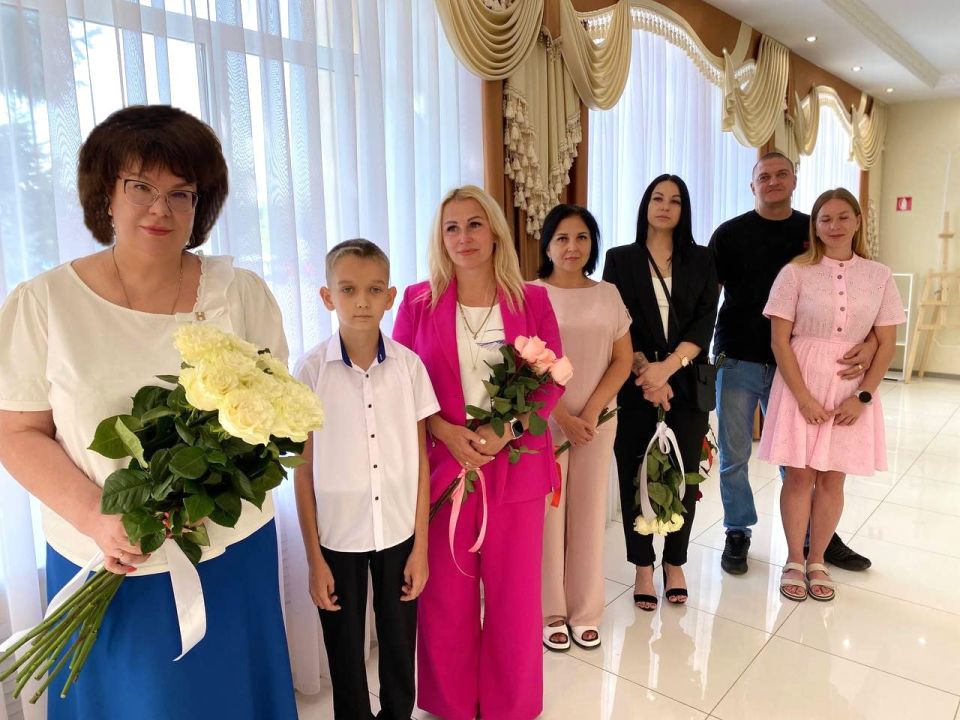 Марина Филиппова: Сегодня приняла участие в замечательном семейном празднике – свадьбе Дмитрия и Виктории Марина Филиппова: Сегодня приняла участие в замечательном семейном празднике – свадьбе Дмитрия и Виктории