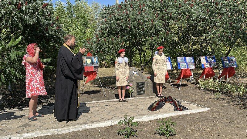 Сегодня в парке «Дружбы» состоялась акция памяти, посвященная 11-й годовщине со дня гибели мирных жителей вследствие ракетно-бомбового удара баллистической ракеты «Точка-У» Сегодня в парке «Дружбы» состоялась акция памяти, посвященная 11-й годовщине со дня гибели мирных жителей вследствие ракетно-бомбового удара баллистической ракеты «Точка-У»