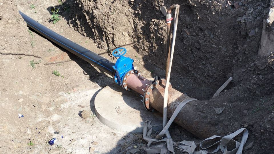 В Ровеньках продолжается капитальный ремонт водовода Курган — Новодарьевка В Ровеньках продолжается капитальный ремонт водовода Курган — Новодарьевка