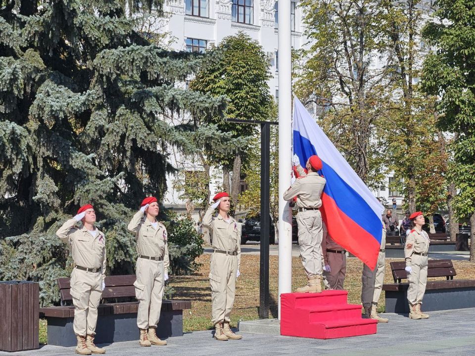 Ольга Бас: Сегодня по всей России гордо реет наш триколор, знак единства, силы и Победы! Ольга Бас: Сегодня по всей России гордо реет наш триколор, знак единства, силы и Победы!