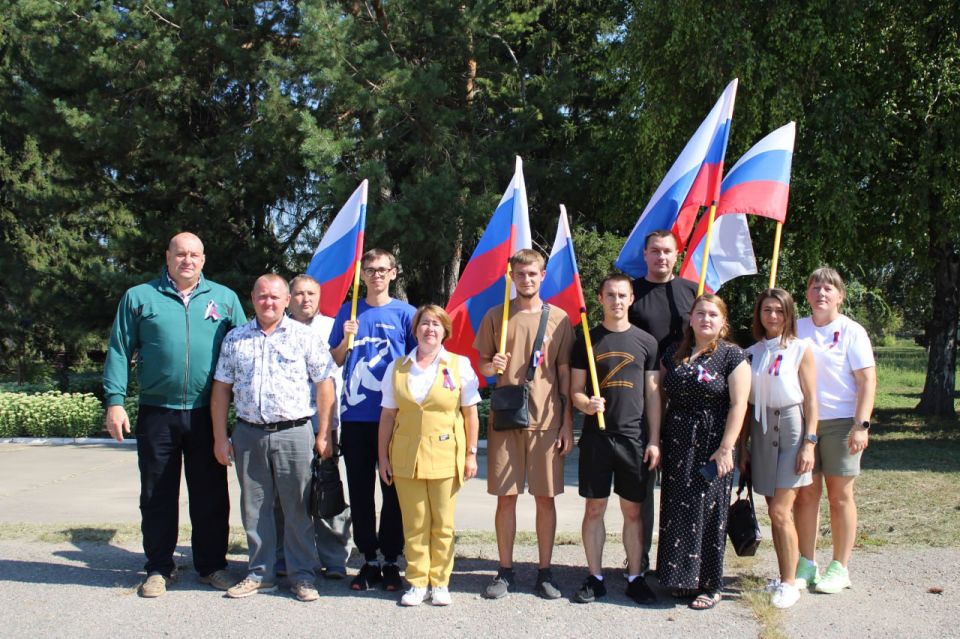 В Троицком МО прошло мероприятие ко Дню Государственного флага Российской Федерации В Троицком МО прошло мероприятие ко Дню Государственного флага Российской Федерации