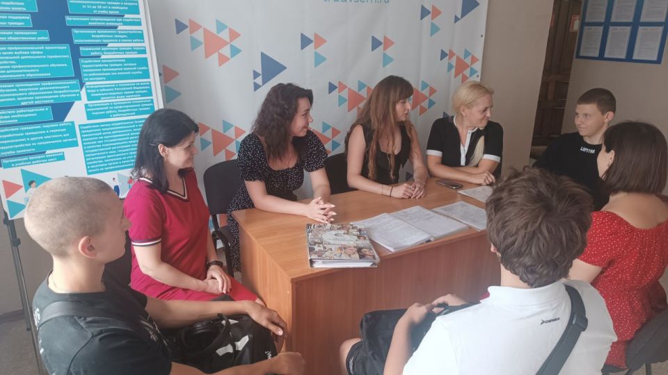 В Краснодоне состоялось заседание Совета молодежного клуба В Краснодоне состоялось заседание Совета молодежного клуба