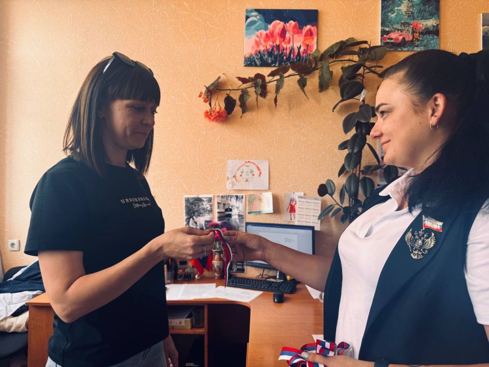 Сегодня, в особенный день, когда мы отмечаем День Государственного флага России, я приняла участие в замечательной акции под названием "Триколор - наша гордость" Сегодня, в особенный день, когда мы отмечаем День Государственного флага России, я приняла участие в замечательной акции под названием "Триколор - наша гордость"