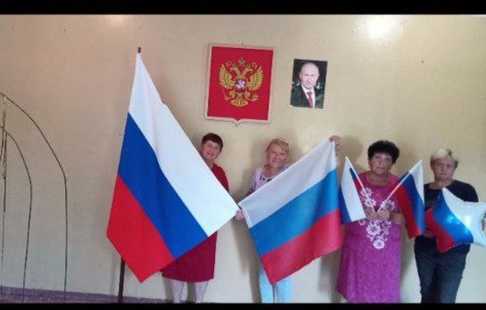 В честь празднования Дня флага Российской Федерации в Меловском муниципальном округе прошли торжественные мероприятия, приуроченные к данному празднику В честь празднования Дня флага Российской Федерации в Меловском муниципальном округе прошли торжественные мероприятия, приуроченные к данному празднику