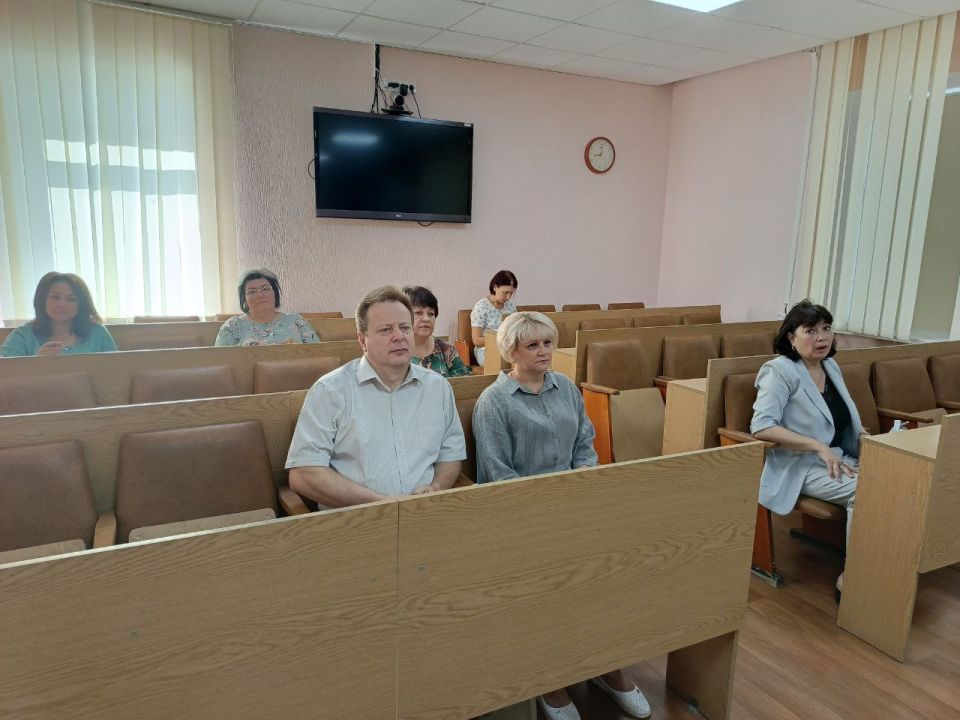 Андрей Рубанцов: Сегодня под руководством моего первого заместителя Татьяны Хрипачёвой состоялось плановое рабочее совещание с участием руководителей управлений администрации и структурных подразделений Андрей Рубанцов: Сегодня под руководством моего первого заместителя Татьяны Хрипачёвой состоялось плановое рабочее совещание с участием руководителей управлений администрации и структурных подразделений