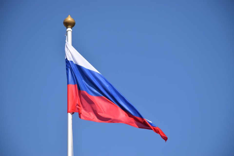ДЕНЬ ГОСУДАРСТВЕННОГО ФЛАГА РОССИИ В РОВЕНЬКАХ ДЕНЬ ГОСУДАРСТВЕННОГО ФЛАГА РОССИИ В РОВЕНЬКАХ